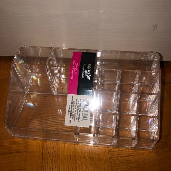 Makeup organizer - Picture 1 of 1